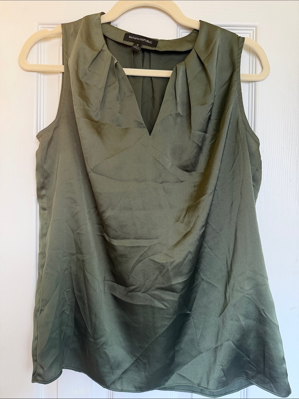 Banana Republic Olive Green Sleeveless V-Neck Blouse